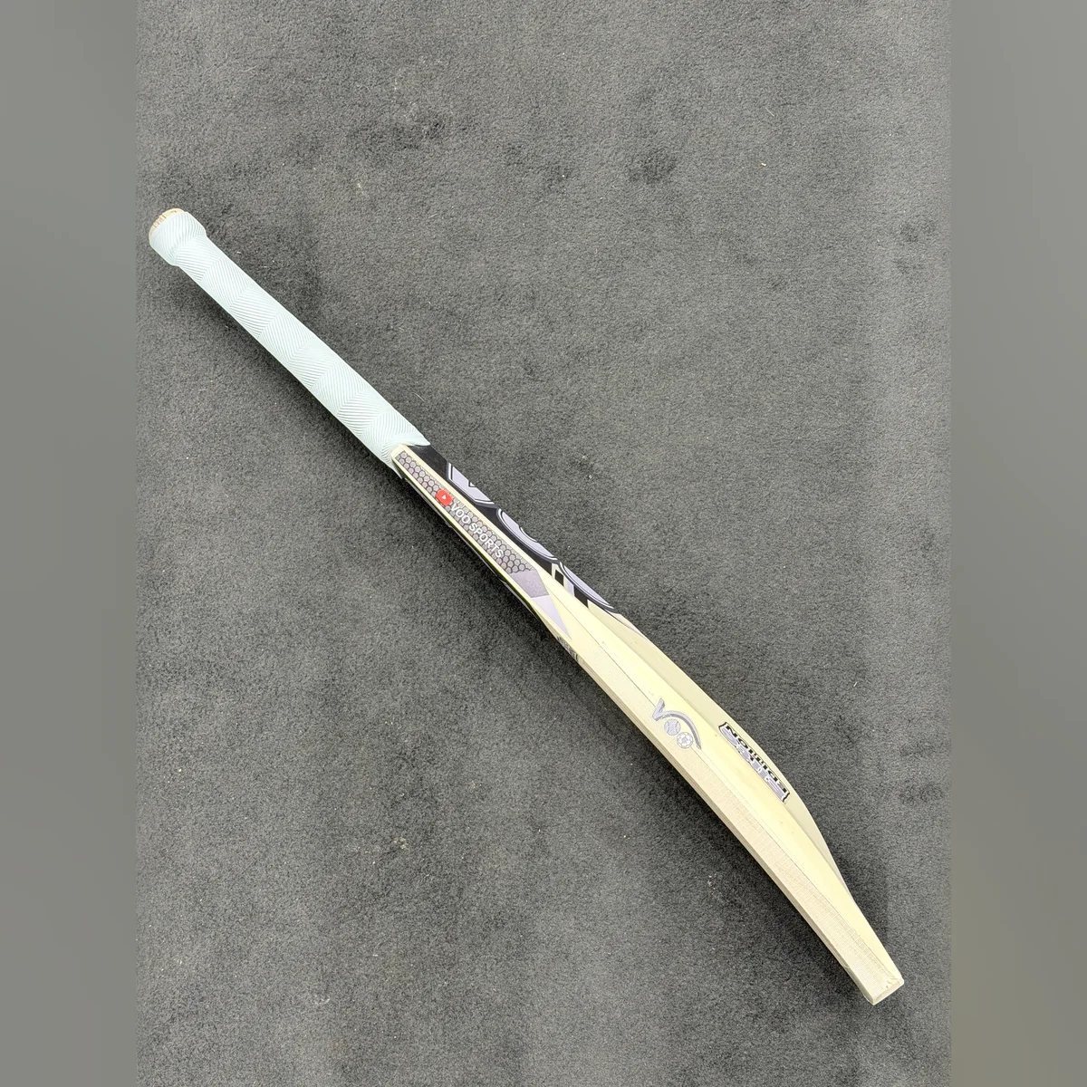 VOO Elite Edition - Double Layer Laminated - English Willow Bat